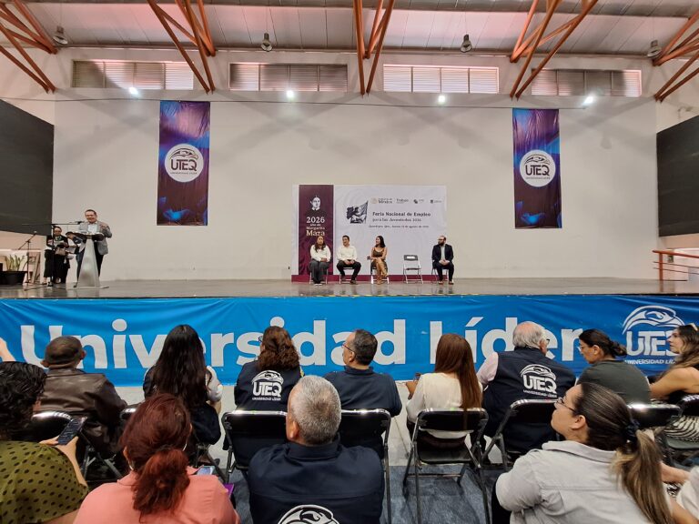 Más de mil 600 jóvenes acudieron a Feria de Empleo