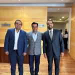 Luis Nava presenta ante industriales su estrategia de política social