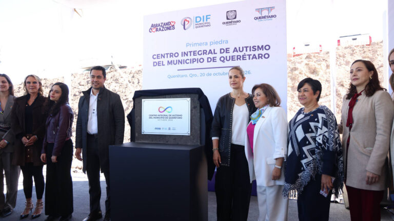 Colocan la primera piedra del Centro Integral de Autismo en Querétaro